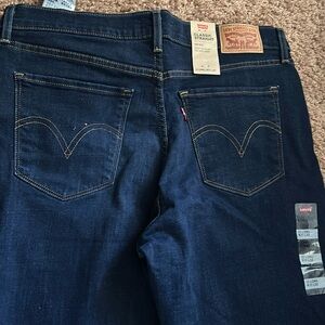 Classic Straight Levi Jeans